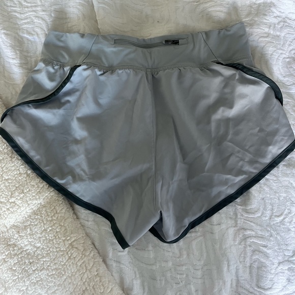 Under Armour shorts - Picture 2 of 3